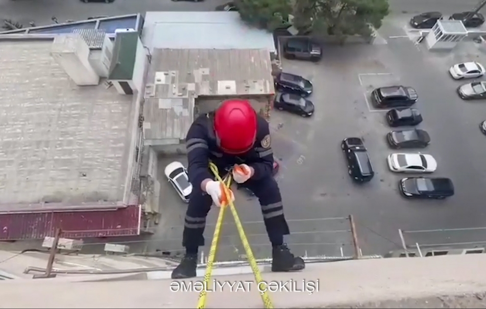 FHN: Ötən sutka ərzində üçü azyaşlı olmaqla 12 nəfər xilas edilib VİDEO