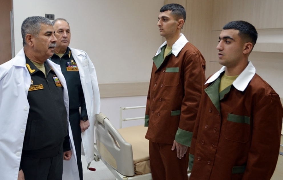 Müdafiə Nazirliyinin rəhbərliyi bayram ərəfəsində hospitalı ziyarət edib VİDEO