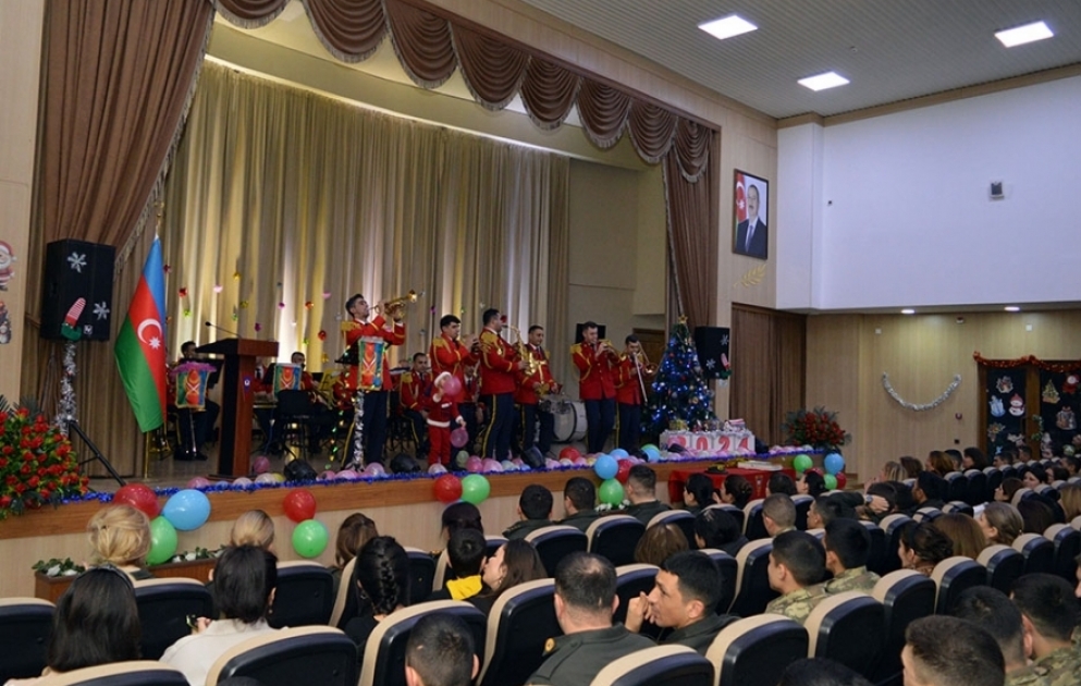 Dünya Azərbaycanlılarının Həmrəyliyi Günü və Yeni il münasibətilə Azərbaycan Ordusunda silsilə tədbirlər keçirilib VİDEO