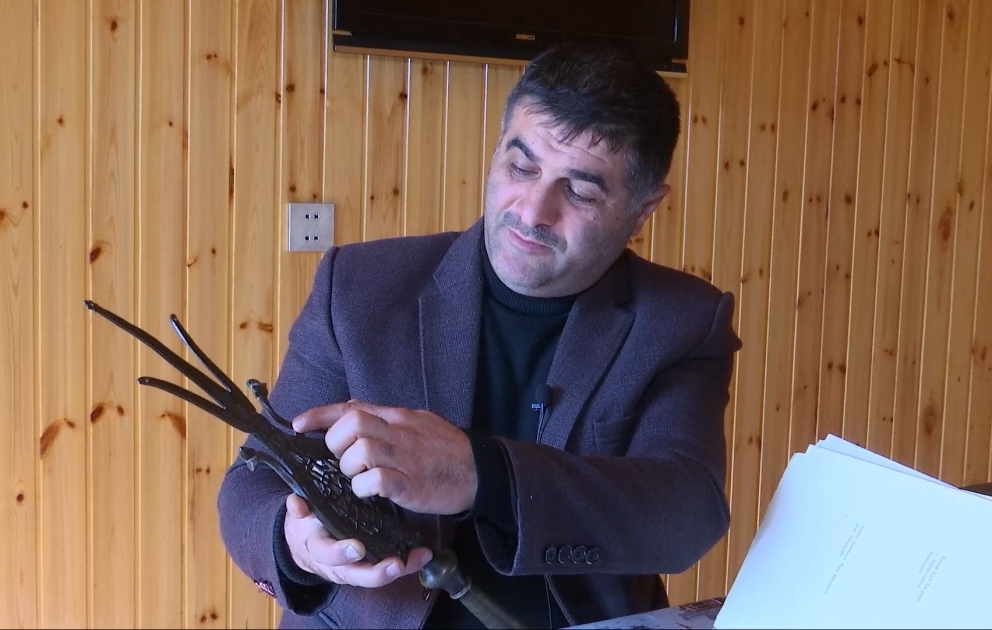 Şah İsmayılın döyüş bayrağının başlığı Astaranın kəndində qorunur  FOTO VİDEO