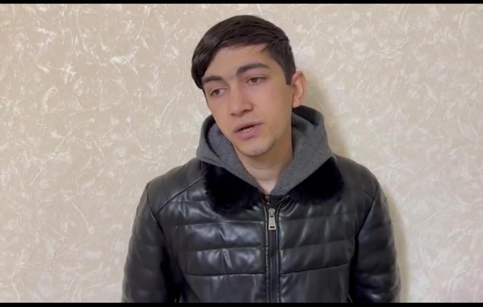 Ağdaşda narkokuryerdən külli miqdarda narkotik vasitə və “Kalaşnikov” avtomatı götürülüb VİDEO