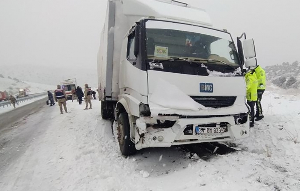 Türkiyədə avtobus qəzası baş verib, ölən və yaralananlar var VİDEO