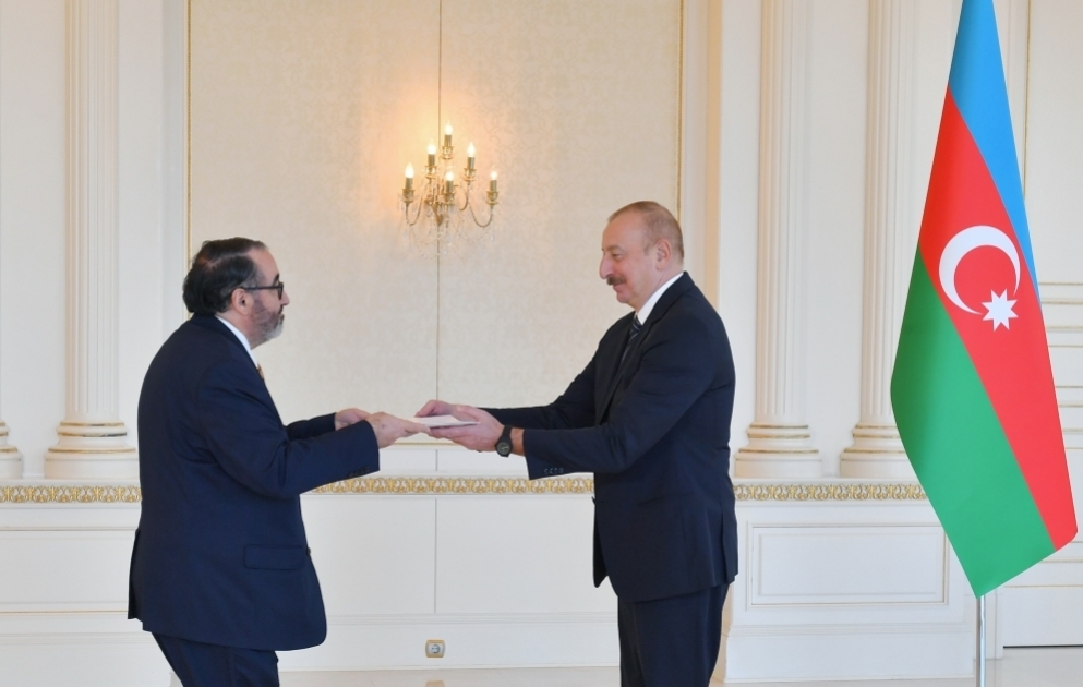 Präsident Ilham Aliyev empfängt neuen peruanischen Botschafter  AKTUALISIERT VIDEO