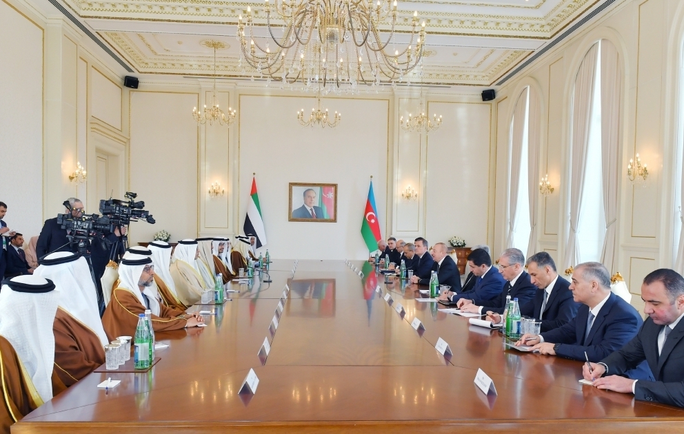 Präsident Aserbaidschans und der Vereinigten Arabischen Emirate Treffen sich in erweitertem Format AKTUALISIERT VIDEO