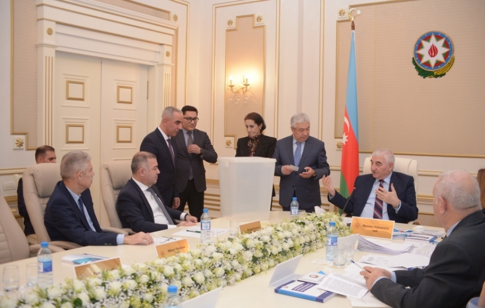 MSK-da prezidentliyə namizədlərə ayrılmış ödənişsiz efir vaxtının bölgüsü məqsədilə püşkatma keçirilib YENİLƏNİB VİDEO