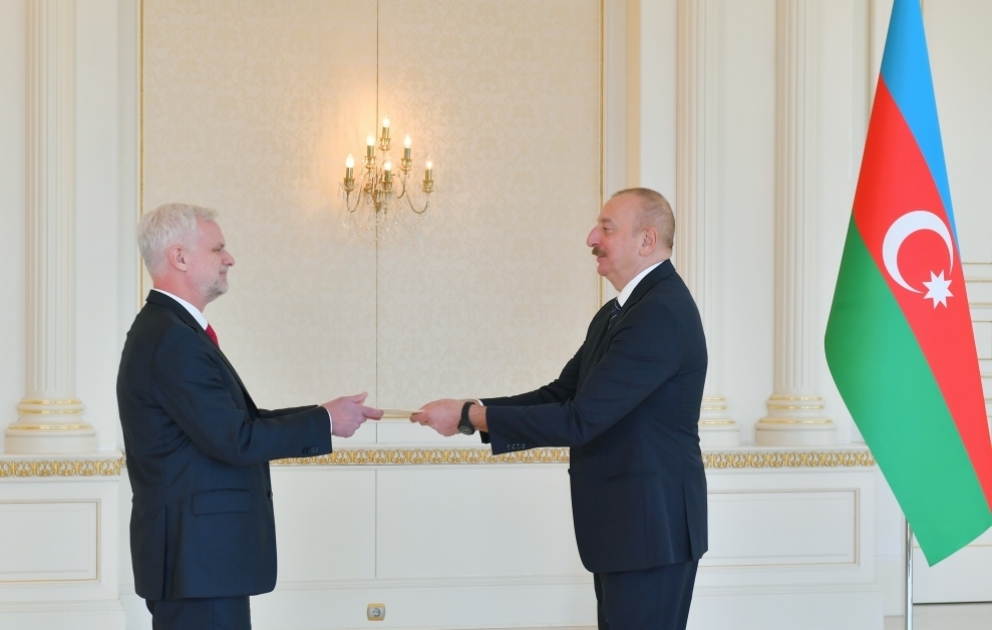Le président Aliyev reçoit les lettres de créance du nouvel ambassadeur des Etats-Unis en Azerbaïdjan MIS A JOUR VIDEO