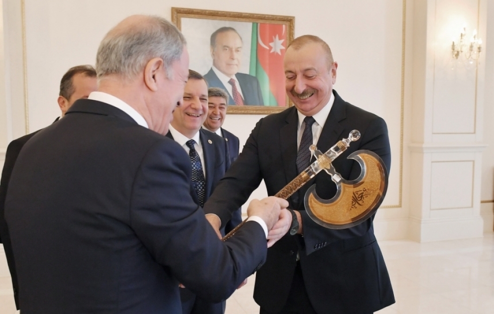 Президент Ильхам Алиев принял делегацию во главе с председателем Комиссии по национальной обороне парламента Турции ОБНОВЛЕНО ВИДЕО