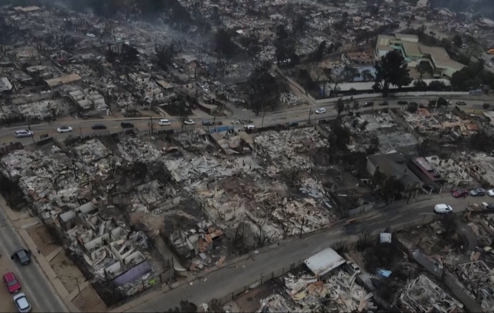 Death toll climbs to 99 in central Chile's raging forest fires VIDEO