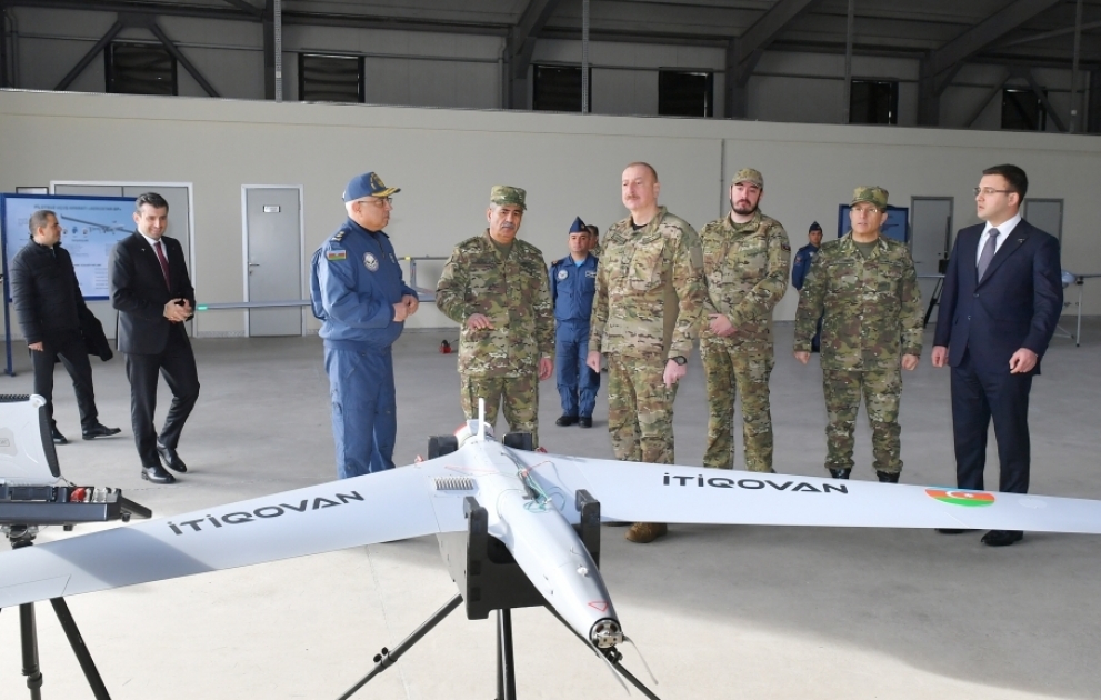 Präsident Ilham Aliyev und sein Sohn Heydar Aliyev besuchen Militäreinrichtungen der Luftwaffe AKTUALISIERT VIDEO