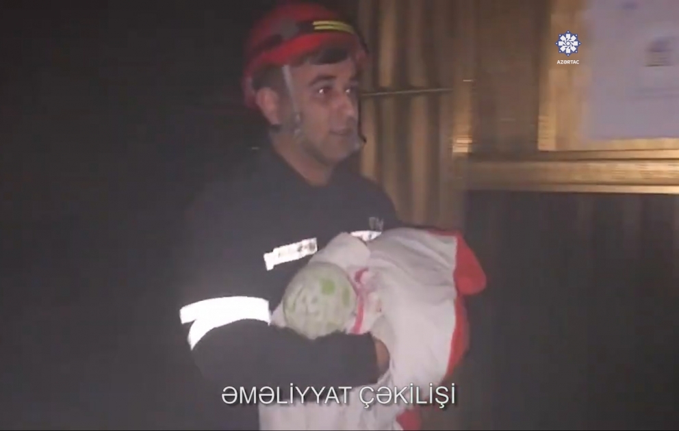 Bakının Nərimanov rayonunda oteldə yanğın olub, ana və körpəsi xilas edilib VİDEO