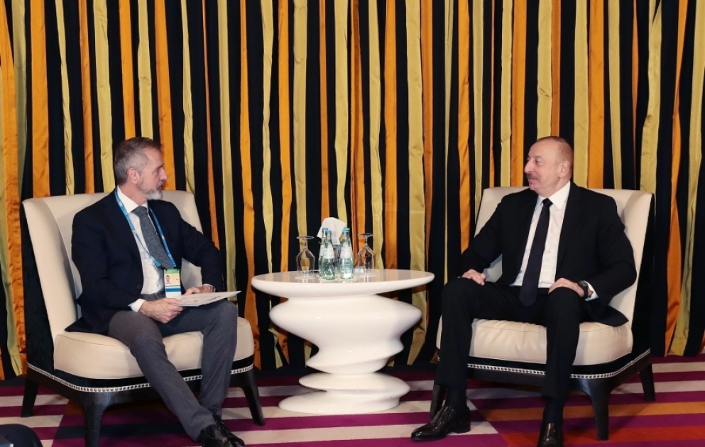 Präsident Ilham Aliyev trifft mit Vorsitzenden von Indra AKTUALISIERT VIDEO