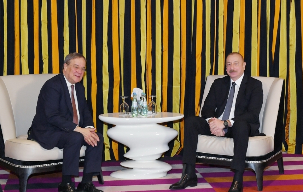 München: Präsident von Aserbaidschan Ilham Aliyev trifft Bundestagsabgeordneten Armin Laschet VIDEO