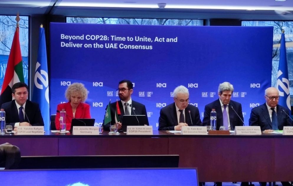 В Париже начал работу круглый стол высокого уровня, посвященный COP28 и COP29 ВИДЕО