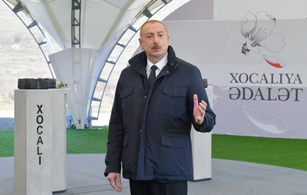 Ilham Aliyev : Nous ne pouvions pas considérer notre intégrité territoriale et notre souveraineté complètement restaurées sans Khodjaly VIDEO