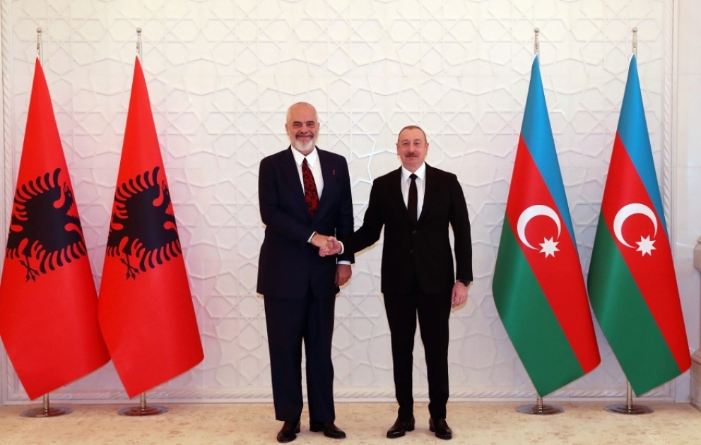 Präsident Ilham Aliyev und Premierminister Albaniens Edi Rama treffen sich zu Vier-Augen-Gespräch AKTUALSIERT VIDEO