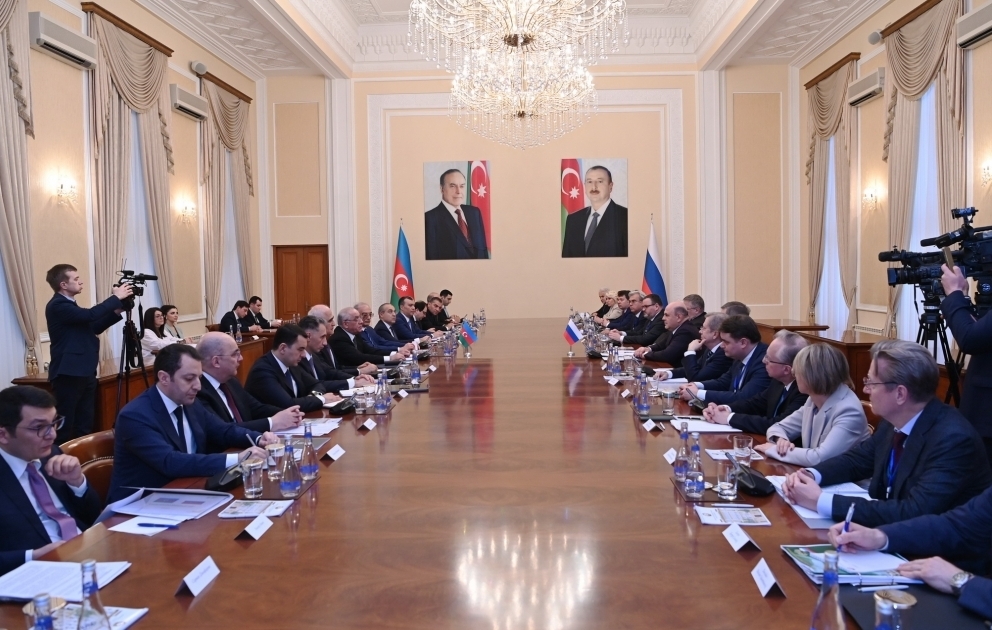 Premierminister Ali Asadov trifft seinen russischen Amtskollegen VIDEO