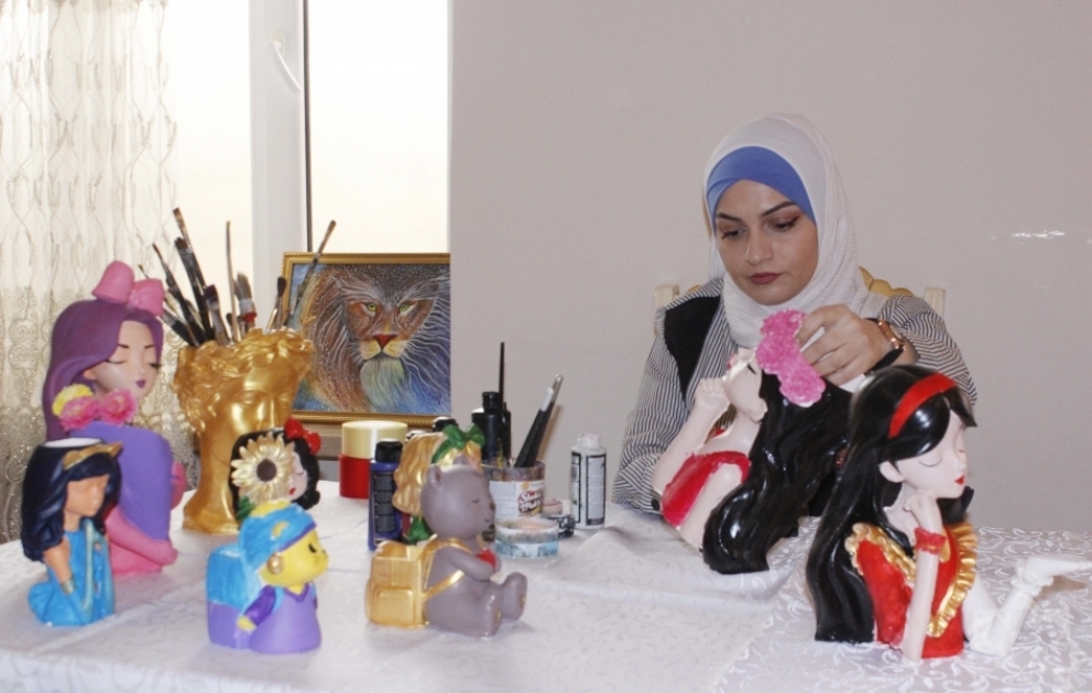 Gipsdən heykəllər hazırlayan Lənkəran sakini: Məhsulları sosial şəbəkələr vasitəsilə satıram  FOTO  VİDEO
