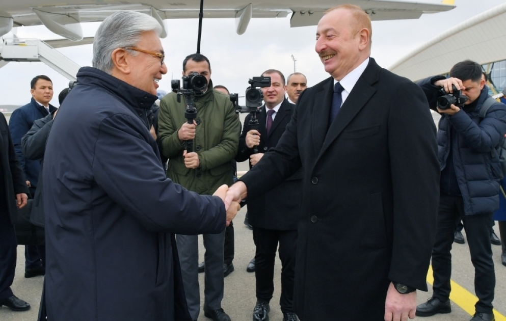 Kasachstans Präsident Kassym-Schomart Tokajew reist zum Besuch in Bezirk Füsuli VIDEO