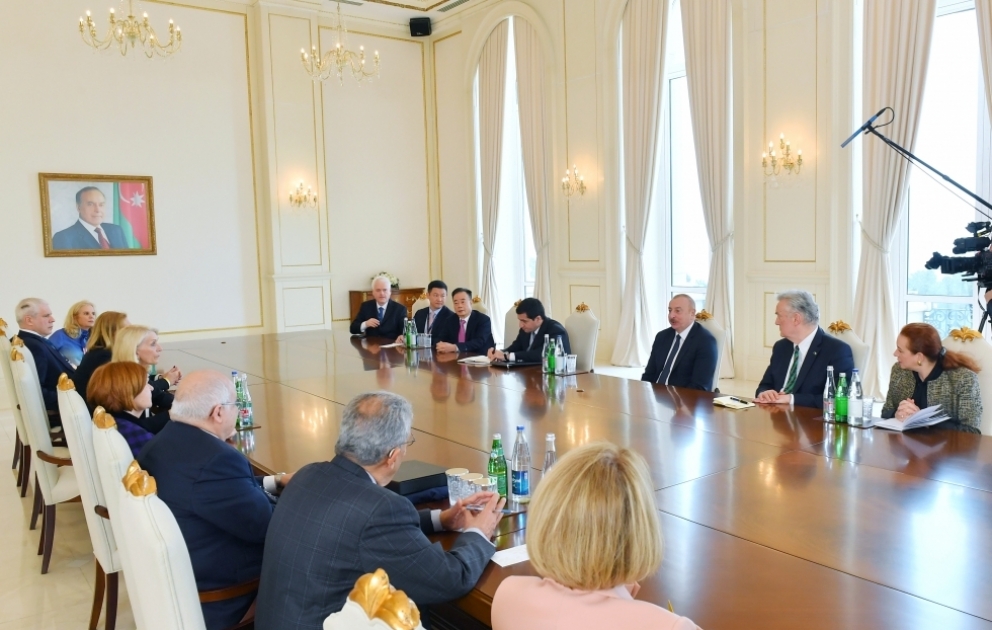 Le président Aliyev reçoit les co-présidents du Centre international Nizami Gandjavi et les membres de son Conseil d’administration MIS A JOUR VIDEO
