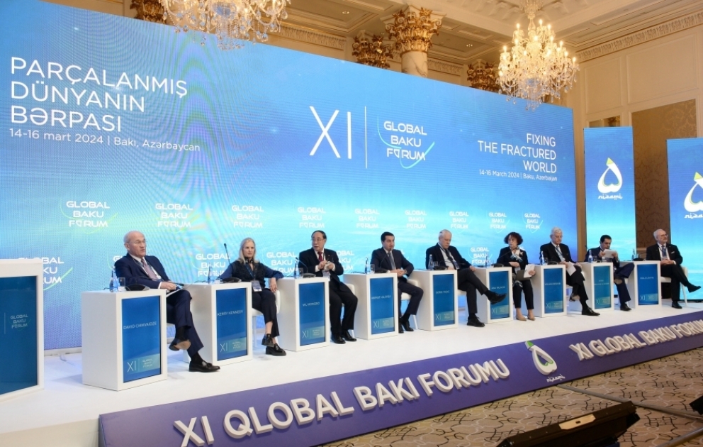 XI Глобальный Бакинский форум продолжает работу панельными заседаниями ВИДЕО