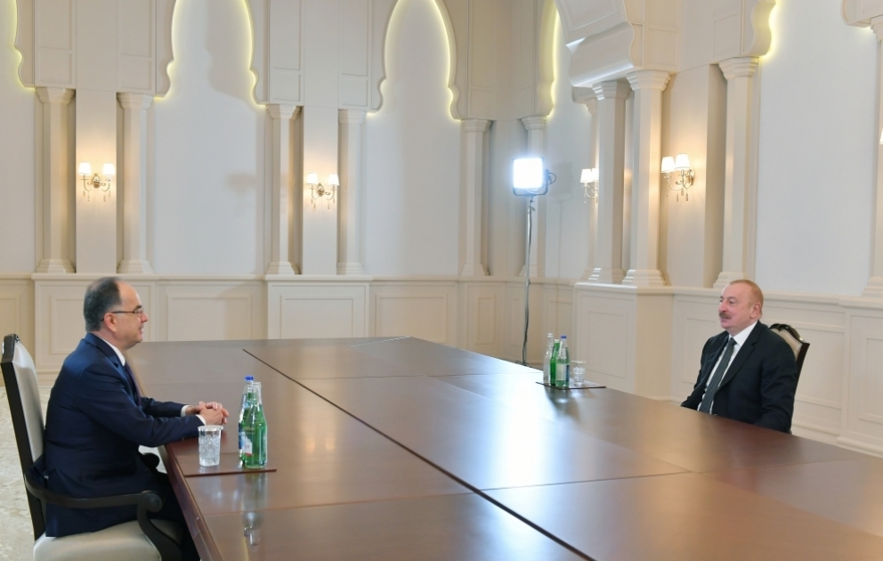Azərbaycan Prezidenti İlham Əliyev Albaniya Prezidenti Bayram Beqay ilə görüşüb  YENİLƏNİB VİDEO