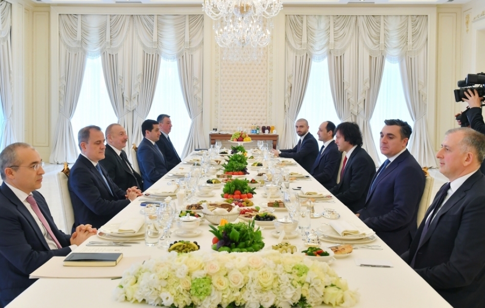 Prezident İlham Əliyevin Baş nazir İrakli Kobaxidze ilə geniş tərkibdə görüşü keçirilib  YENİLƏNİB VİDEO