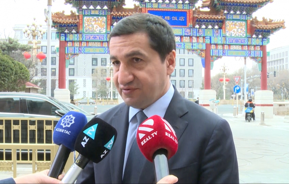 Hikmət Hacıyev: Azərbaycan ilə Çin arasında ənənəvi dostluq və tərəfdaşlıq münasibətləri var VİDEO