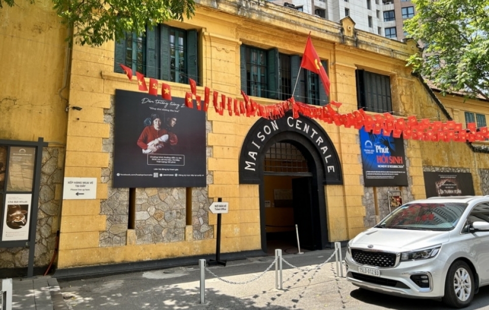 Hoa Lo Prison in Hanoi – eyewitness of French crimes in Vietnam VIDEO