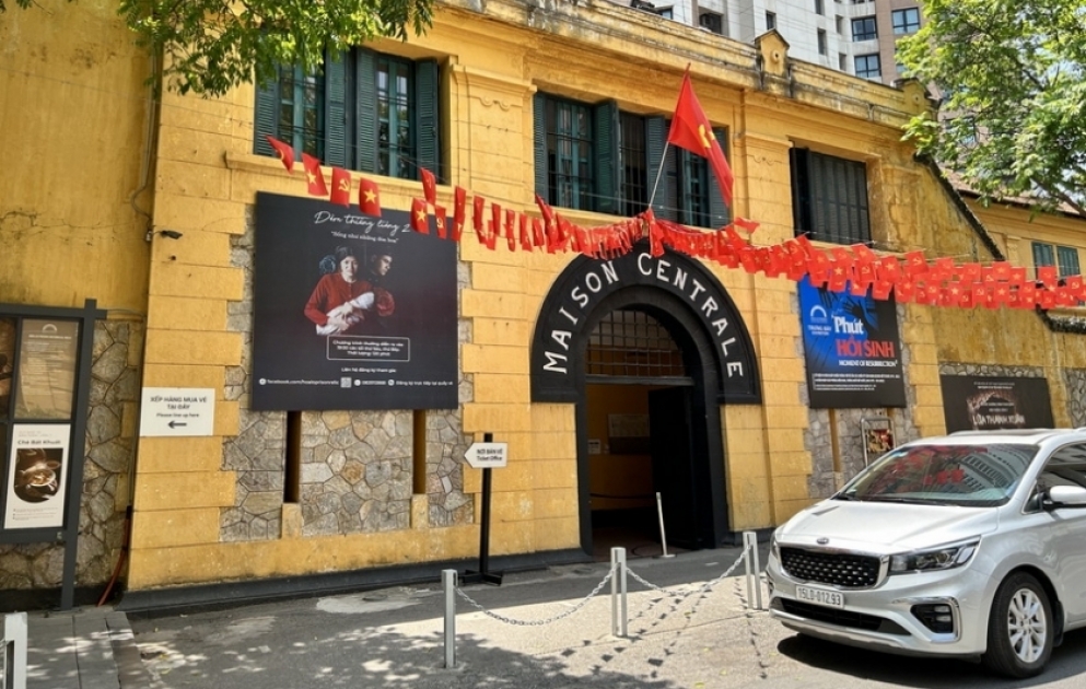 La prison Hoa Lo - témoin des crimes français au Vietnam VIDEO