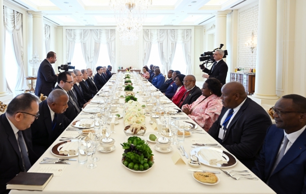 Official lunch was hosted on behalf of President of Azerbaijan in honor of Congolese President VIDEO