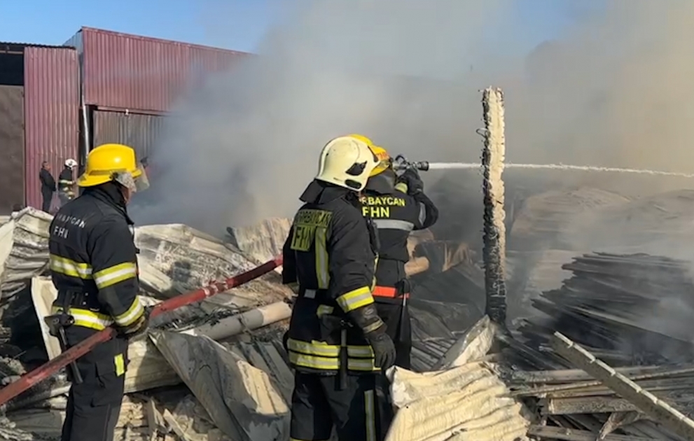 FHN: “Taxta bazarı” adlanan ərazidə baş vermiş yanğın söndürülüb VİDEO