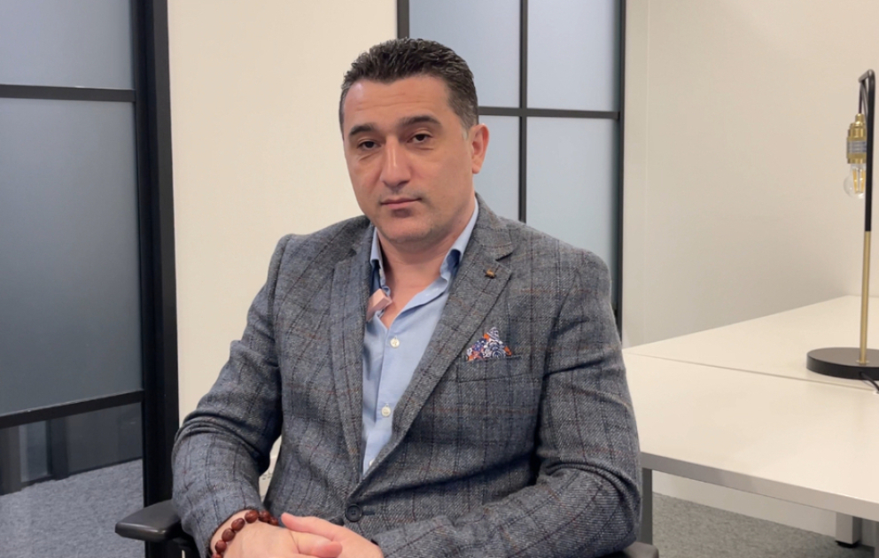 Londonda hüquq şirkəti qurmuş azərbaycanlı vəkil: Elə olub ki, milyonlarla funt sterlinq təzminat almışıq - VİDEOMÜSAHİBƏ