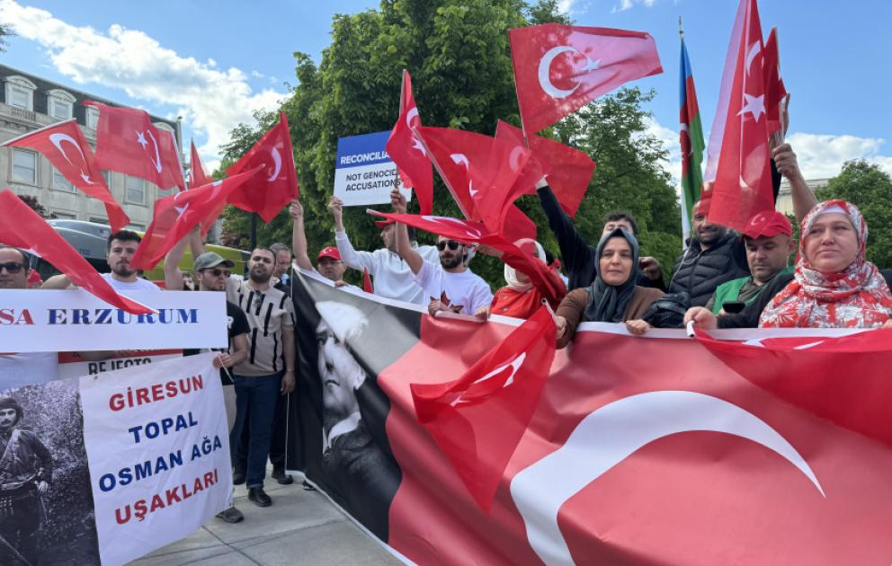 Vaşinqtonda “erməni soyqırımı” yalanlarına qarşı dinc aksiya keçirilib VIDEO