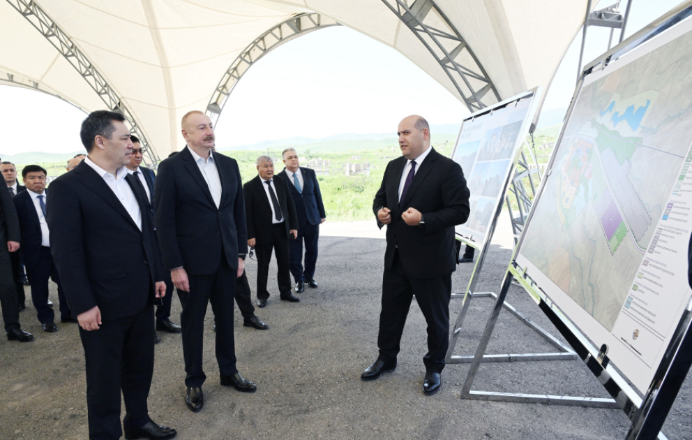 Azərbaycan və Qırğızıstan prezidentləri Füzuli şəhərinin dağıdılmış yerlərinə baxıb, şəhərin Baş planı ilə tanış olublar  YENİLƏNİB VİDEO