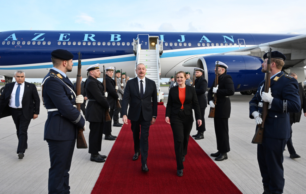 Prezident İlham Əliyev Almaniyaya işgüzar səfərə gəlib VİDEO