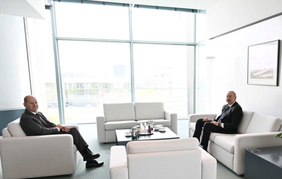 President Ilham Aliyev held one-on-one meeting with Chancellor of Germany Olaf Scholz in Berlin VIDEO