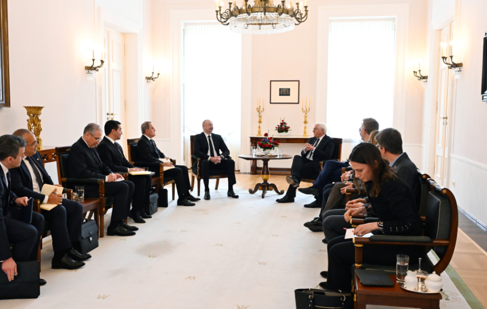 President of Azerbaijan Ilham Aliyev held expanded meeting with President of Germany Frank-Walter Steinmeier VIDEO