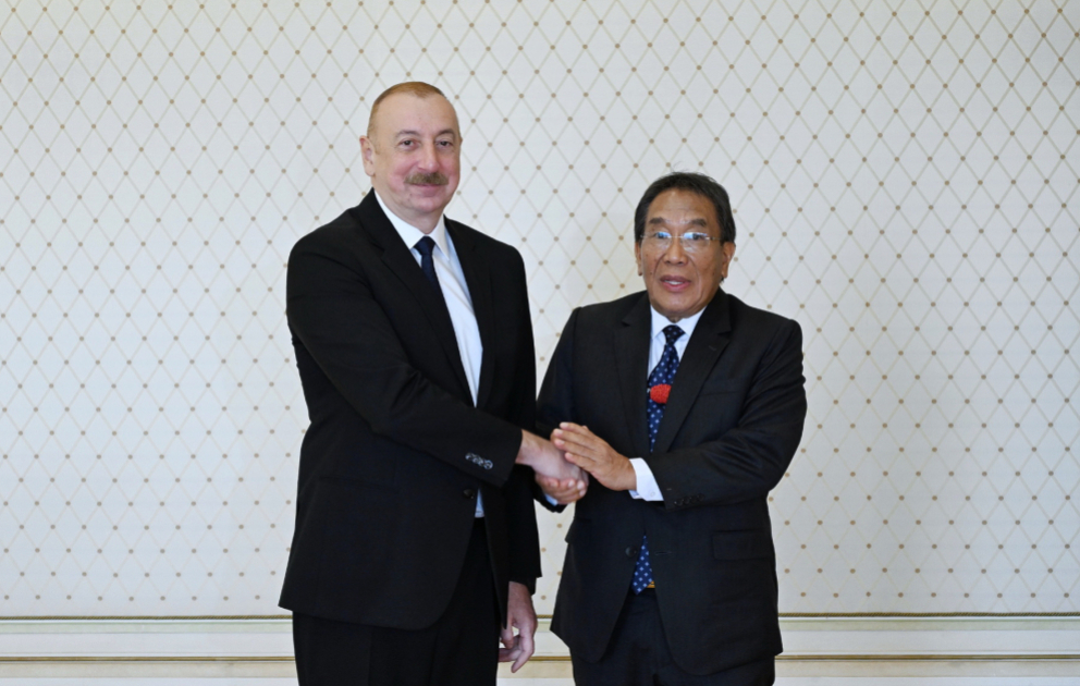 Le président Ilham Aliyev reçoit le président du Sénat malaisien MIS A JOUR VIDEO
