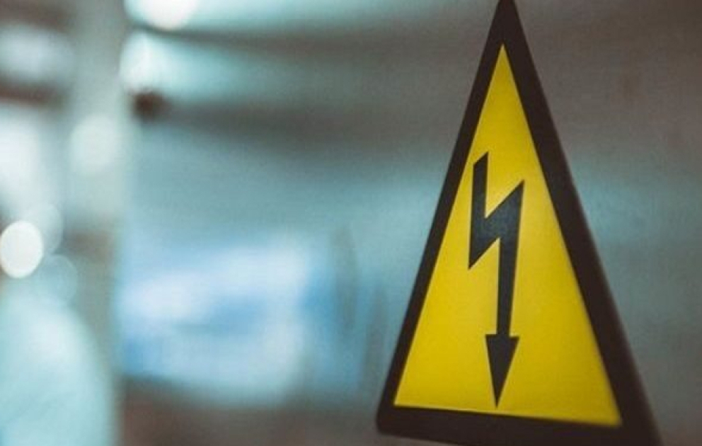 Sabirabad sakinini elektrik cərəyanı vurub VİDEO