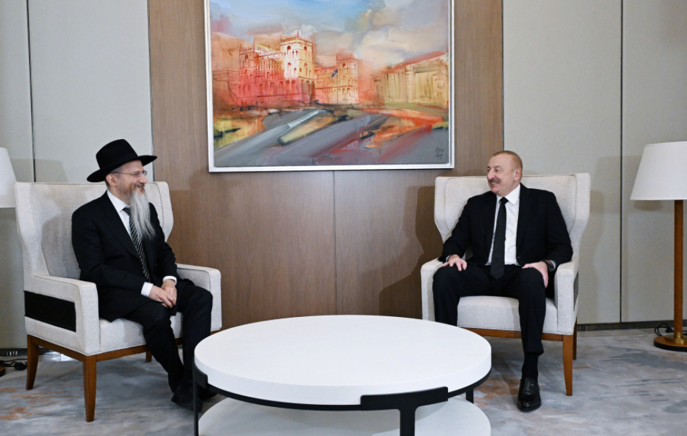 Le président de la République reçoit le grand rabbin de Russie VIDEO