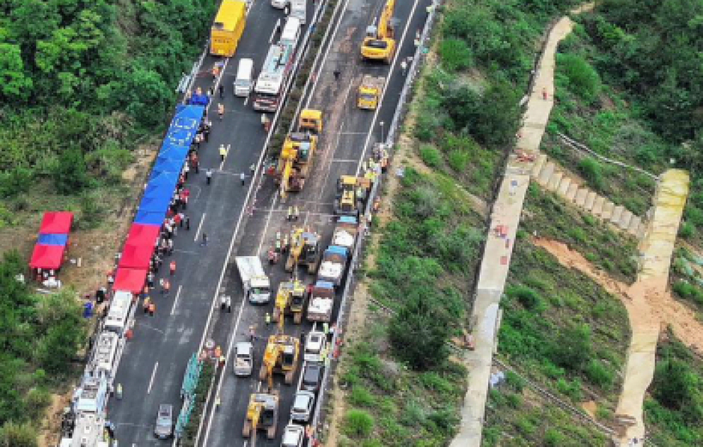 Death toll rises to 36 after road collapse in south China's Guangdong VIDEO