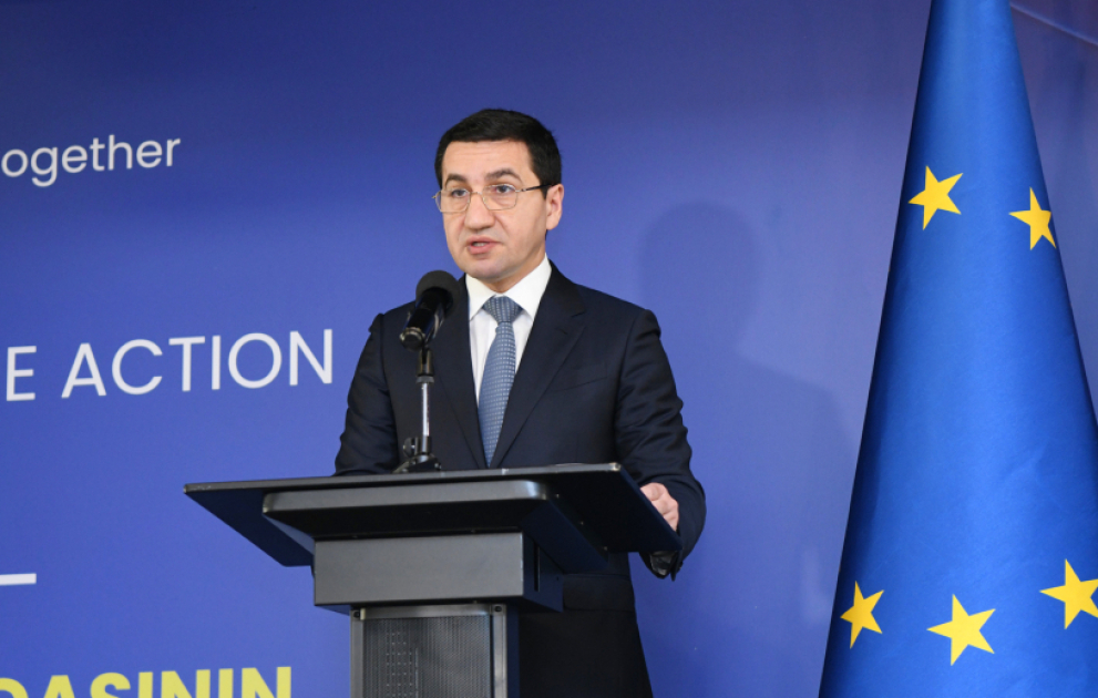 Hikmət Hacıyev: Minalar keçmiş məcburi köçkünlərin doğma yurdlarına qayıtmalarına mane olur VİDEO