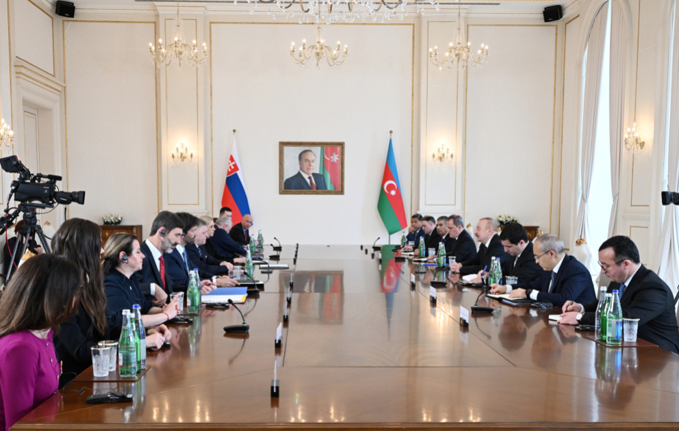 Prezident İlham Əliyevin Slovakiyanın Baş naziri ilə geniş tərkibdə görüşü keçirilib  YENİLƏNİB-2 VİDEO