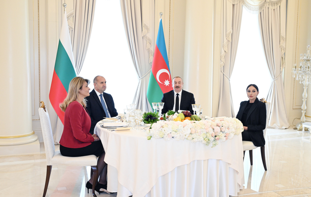 Präsident Ilham Aliyev gibt Diner für seinen bulgarischen Amtskollegen VIDEO