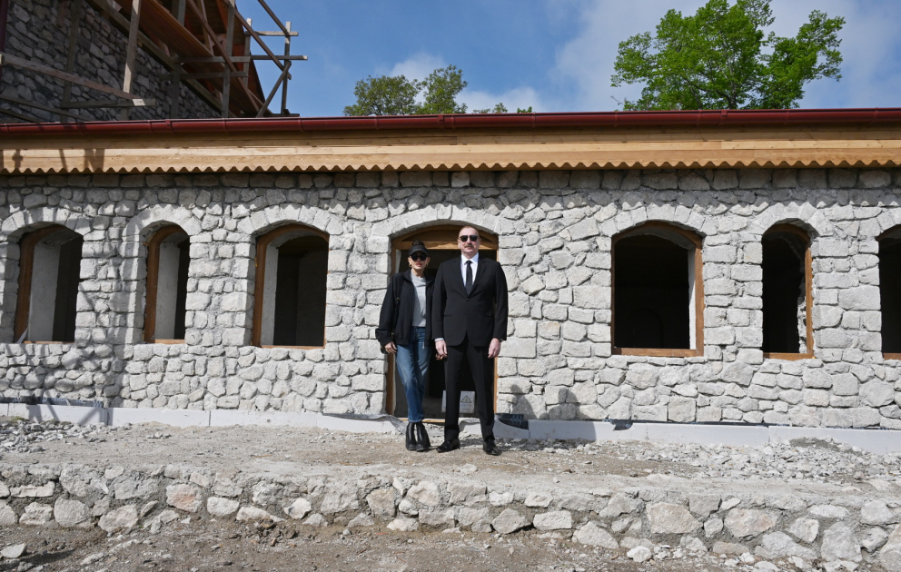 Президент Ильхам Алиев и первая леди Мехрибан Алиева ознакомились с реставрационными работами в доме-музее Узеира Гаджибейли в Шуше ОБНОВЛЕНО ВИДЕО
