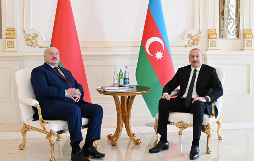 Entretien en tête-à-tête des présidents azerbaïdjanais et biélorusse MIS A JOUR VIDEO