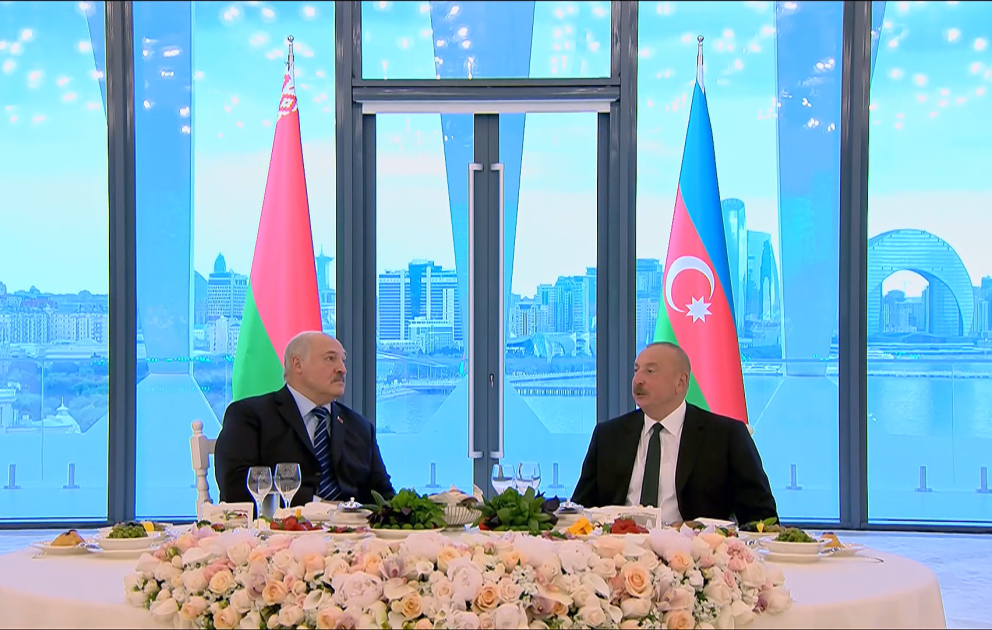 Präsident Ilham Aliyev gibt Gastmahl zu Ehren von Präsident Alexander Lukaschenko VIDEO