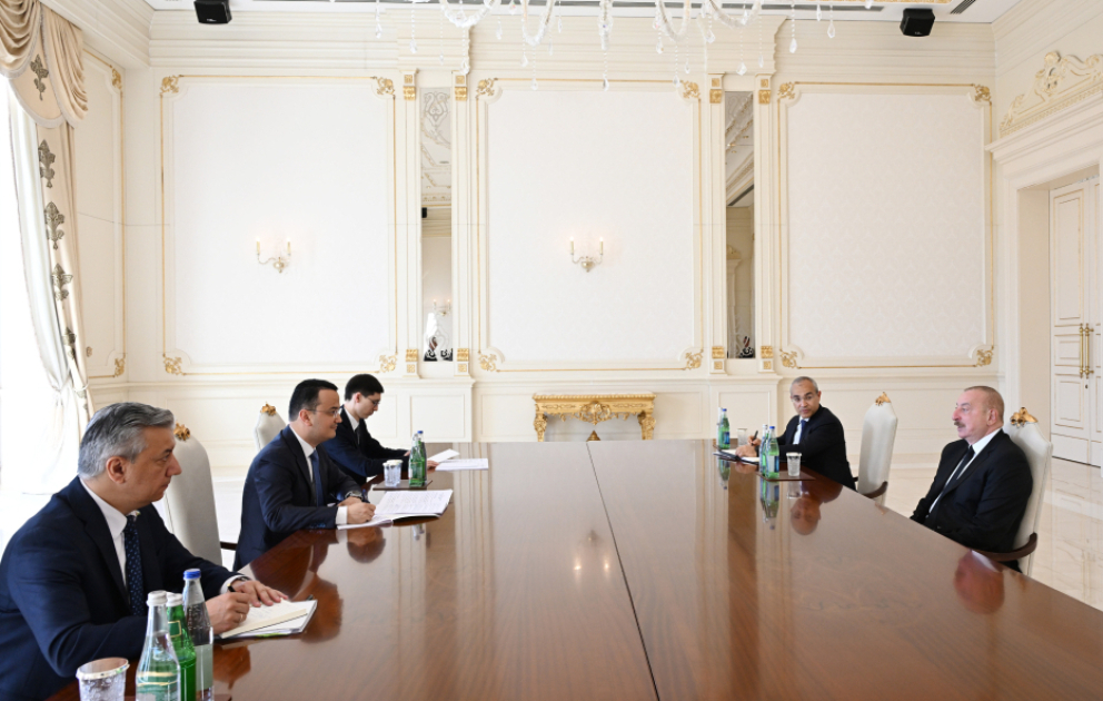 Le président azerbaïdjanais reçoit le ministre ouzbek de l’Investissement, de l’Industrie et du Commerce MIS A JOUR VIDEO