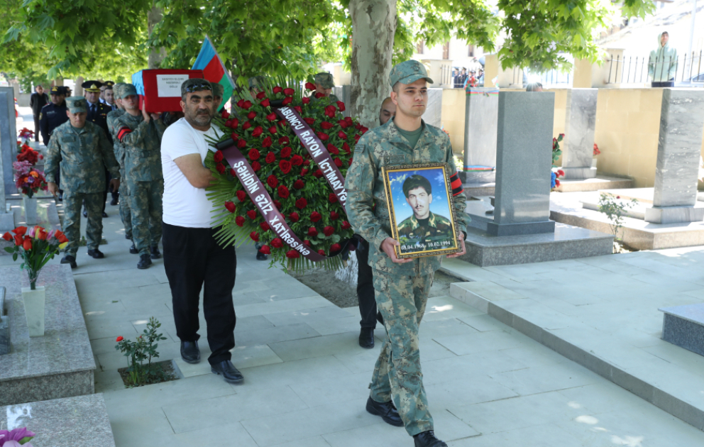 Birinci Qarabağ müharibəsində itkin düşən şəhidimiz torpağa tapşırılıb VİDEO