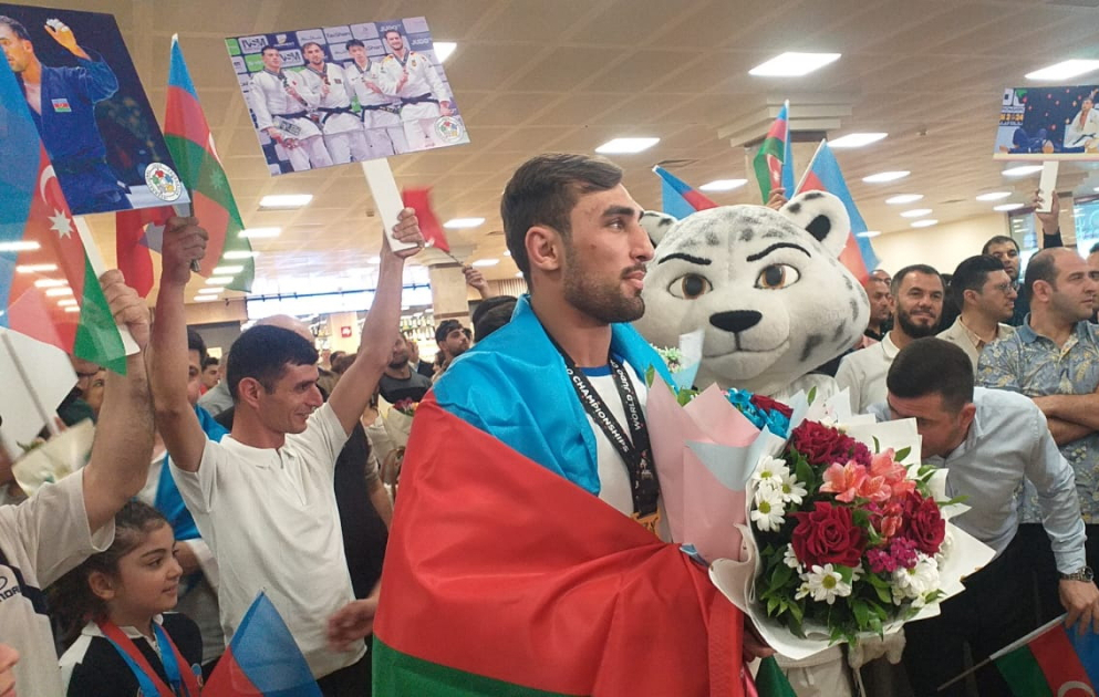 Dünya çempionu olan Azərbaycan cüdoçusu Vətənə dönüb VİDEO
